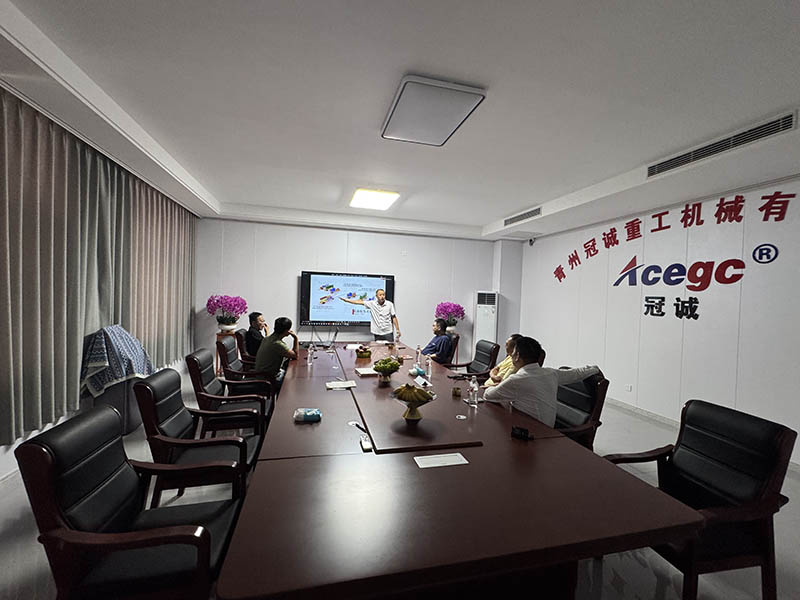 中东客户实地考察淘金设备