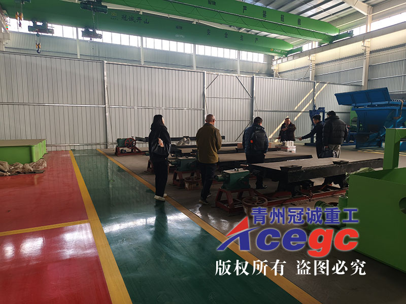 东南亚客户实地考察摇床淘金设备